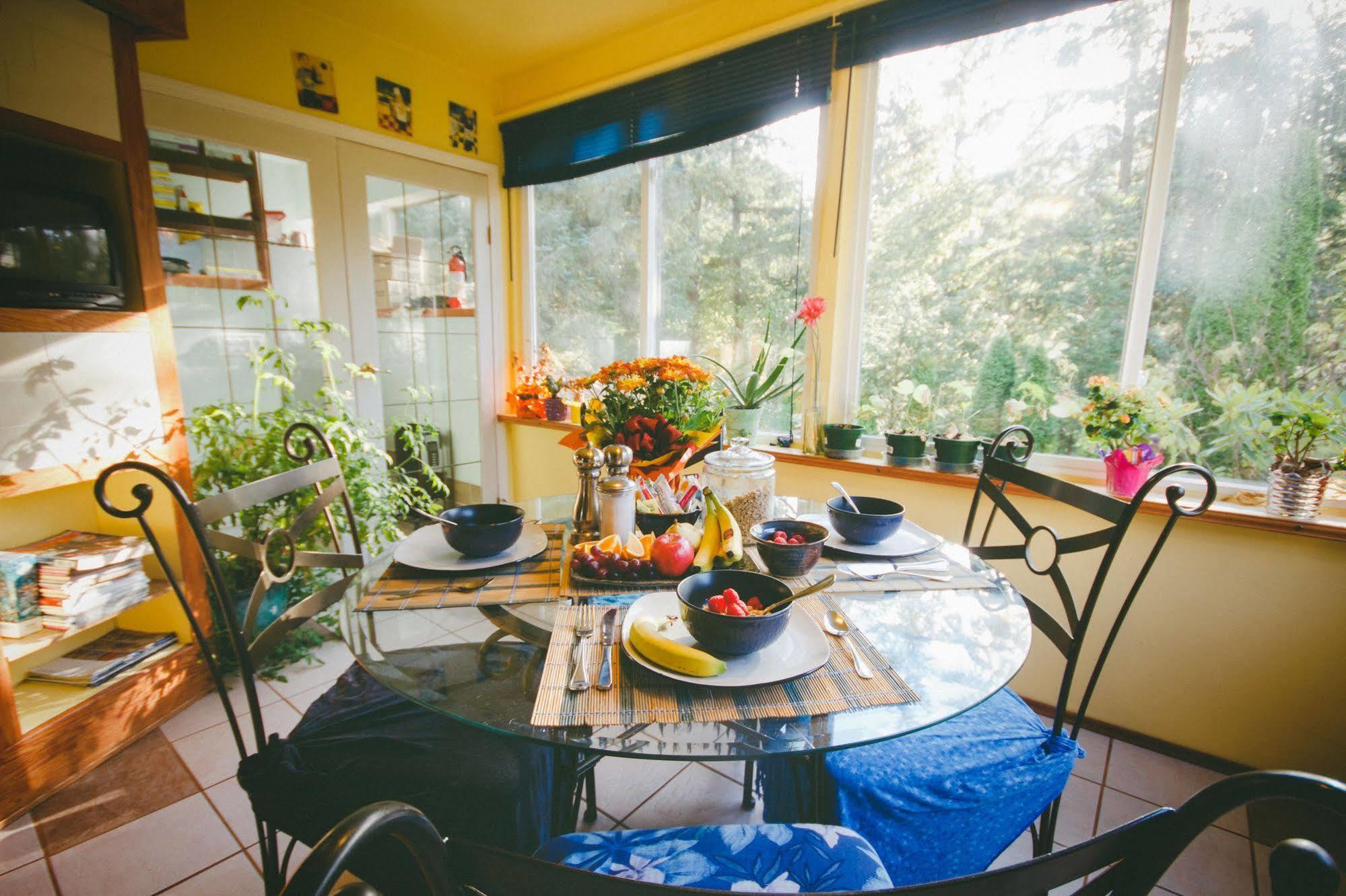 Tall Trees Bed & Breakfast Prince Rupert Exterior foto